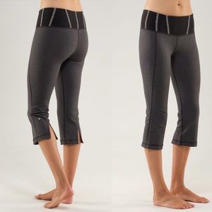 Lululemon Tadasana Slit Crop Heathered Black! Size 6